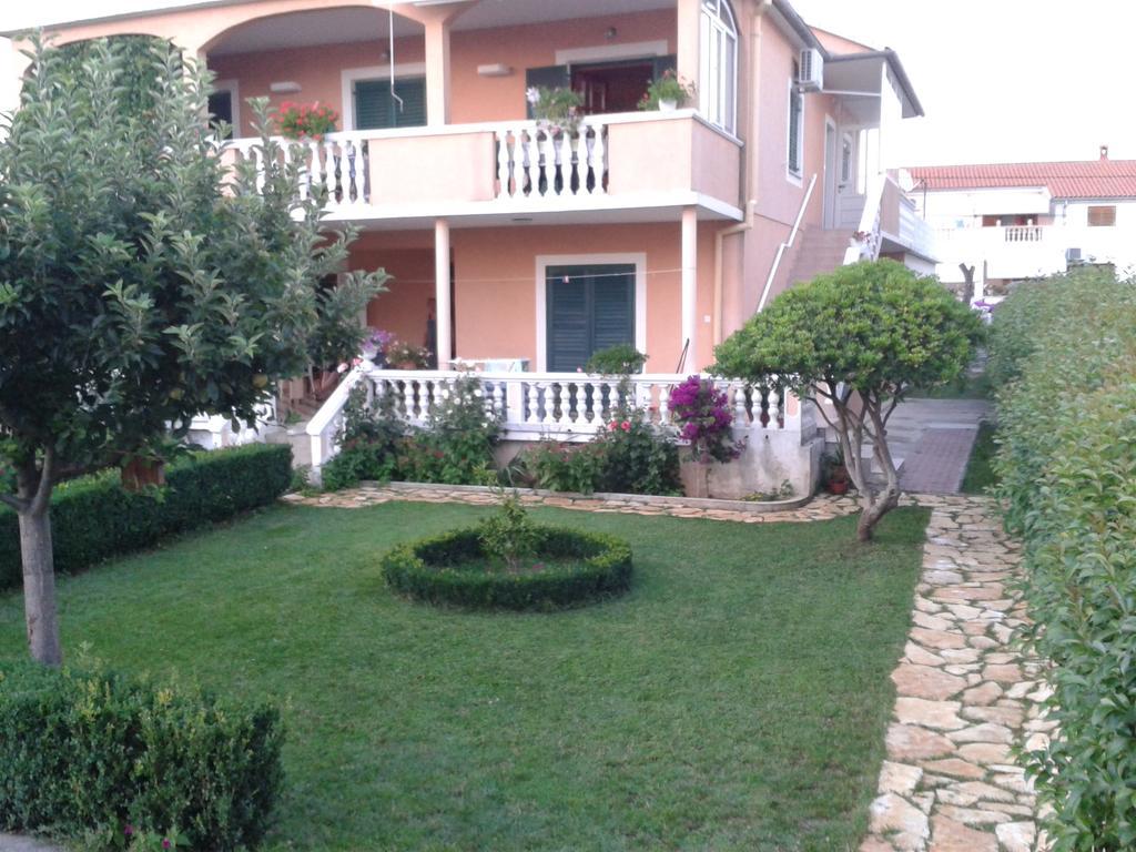 Apartments Lena Sukošan Exterior foto